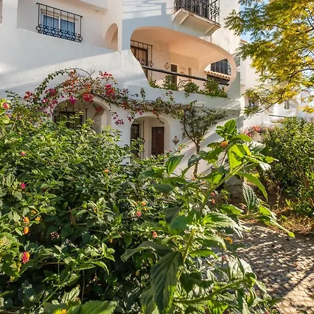 - Sleep 5 - Pool - Free Wi-fi - Air Con Albufeira