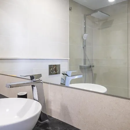- Sleep 5 - Pool - Free Wi-fi - Air Con 公寓 阿尔布费拉