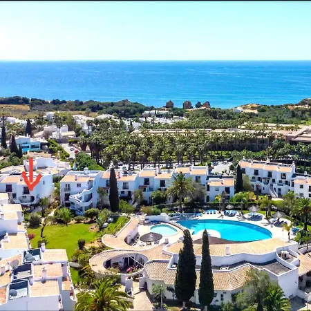 - Sleep 5 - Pool - Free Wi-fi - Air Con Albufeira