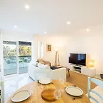 - Sleep 5 - Pool - Free Wi-fi - Air Con
