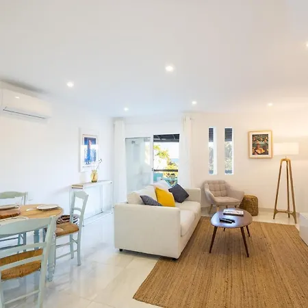 - Sleep 5 - Pool - Free Wi-fi - Air Con