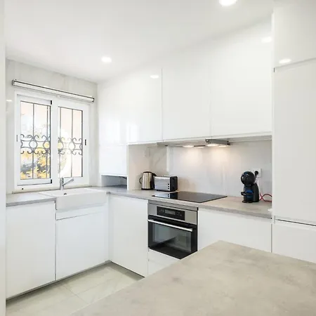 Appartement - Sleep 5 - Pool - Free Wi-fi - Air Con Albufeira