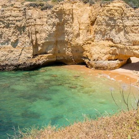 Appartement - Sleep 5 - Pool - Free Wi-fi - Air Con *