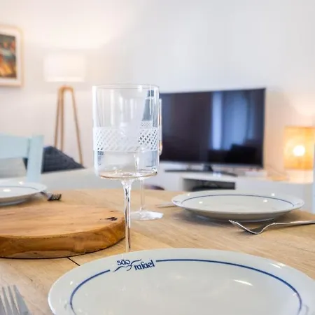 - Sleep 5 - Pool - Free Wi-fi - Air Con Apartament Albufeira