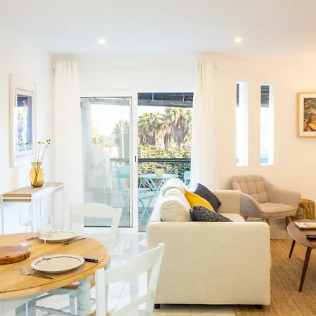 - Sleep 5 - Pool - Free Wi-fi - Air Con Apartament Albufeira